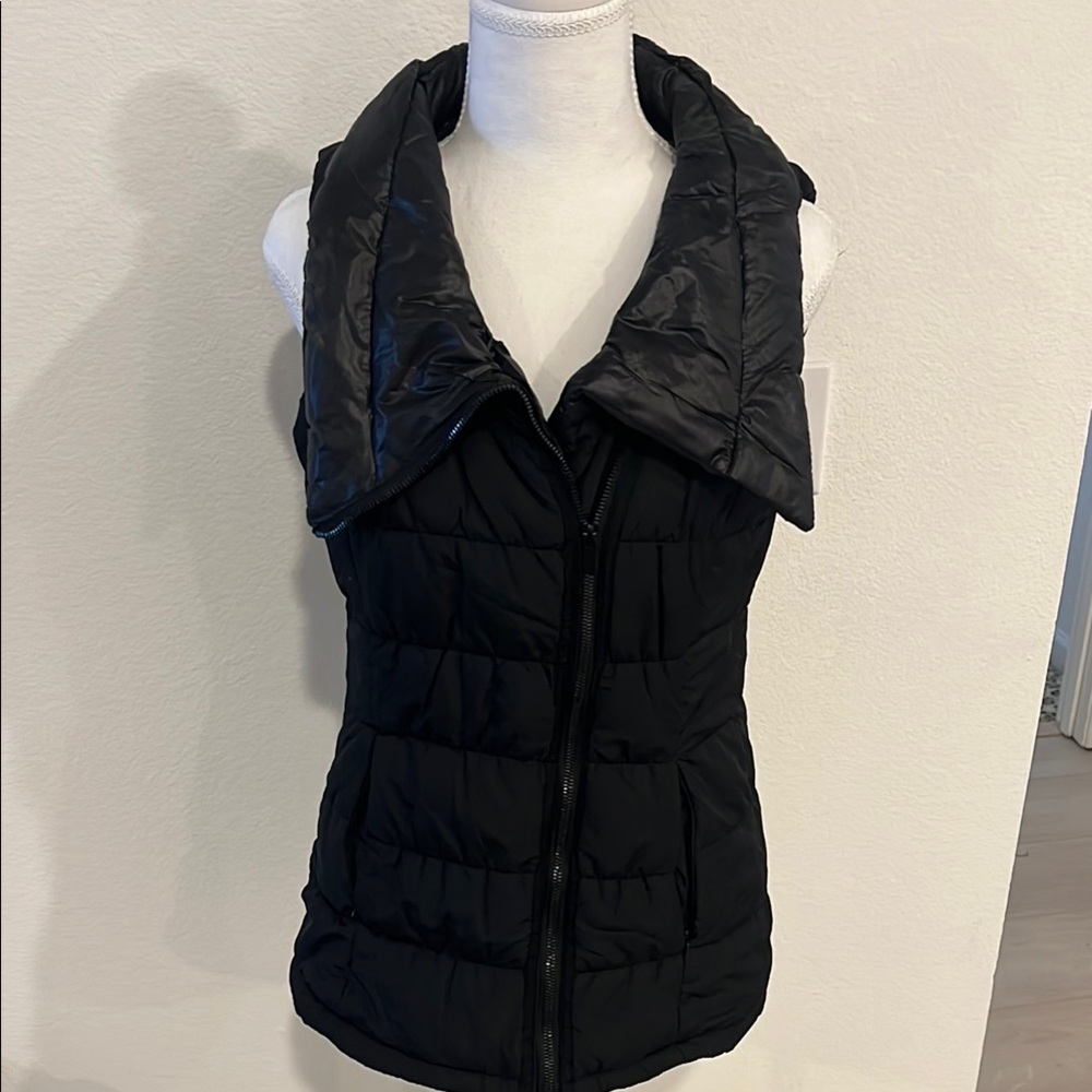 Workshop Republic Clothing Black Puffer Vest